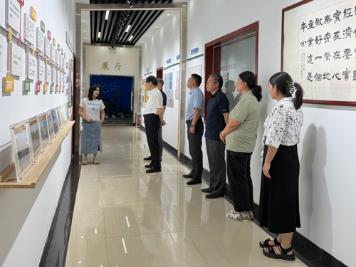 區(qū)黨工委書記、管委會(huì)主任劉曉林一行蒞臨欣格瑞考察調(diào)研