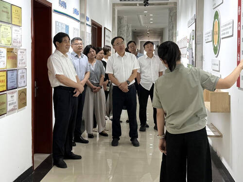 民建濟(jì)寧市委會(huì)主委、市貿(mào)促會(huì)會(huì)長楊曉東一行蒞臨欣格瑞考察調(diào)研